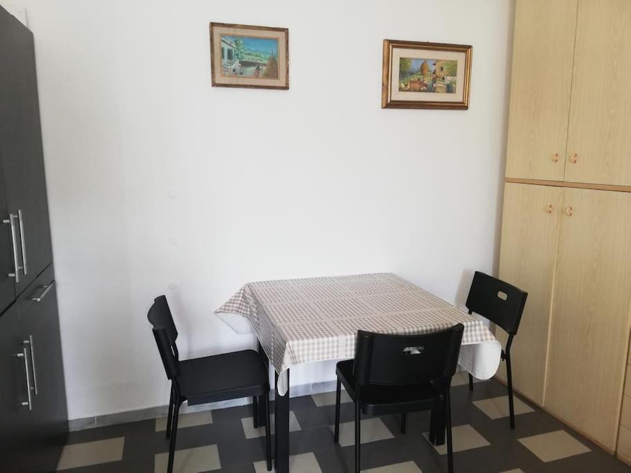 La casa di periferia Appartamento Bari Esterno foto